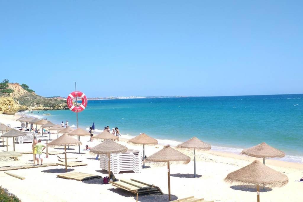 Praia Eulalia With Pool And 5 Minutes From The Beach Albufeira Bagian luar foto