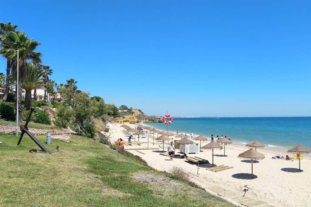 Praia Eulalia With Pool And 5 Minutes From The Beach Albufeira Bagian luar foto