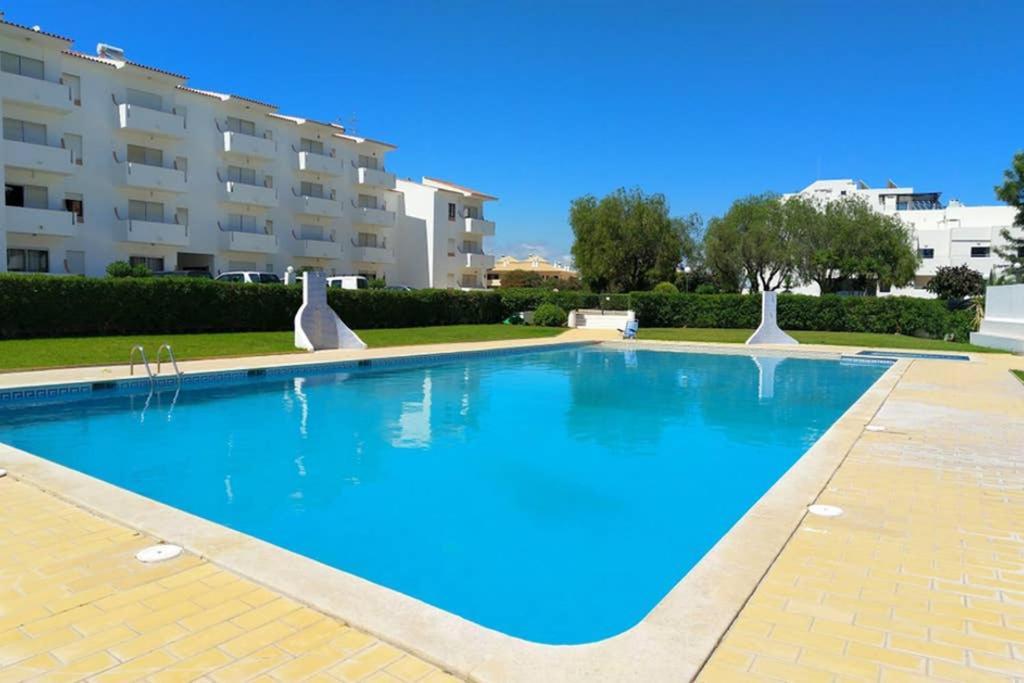 Praia Eulalia With Pool And 5 Minutes From The Beach Albufeira Bagian luar foto