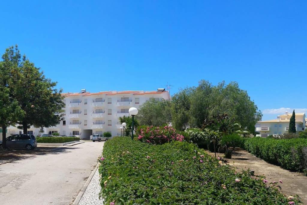 Praia Eulalia With Pool And 5 Minutes From The Beach Albufeira Bagian luar foto