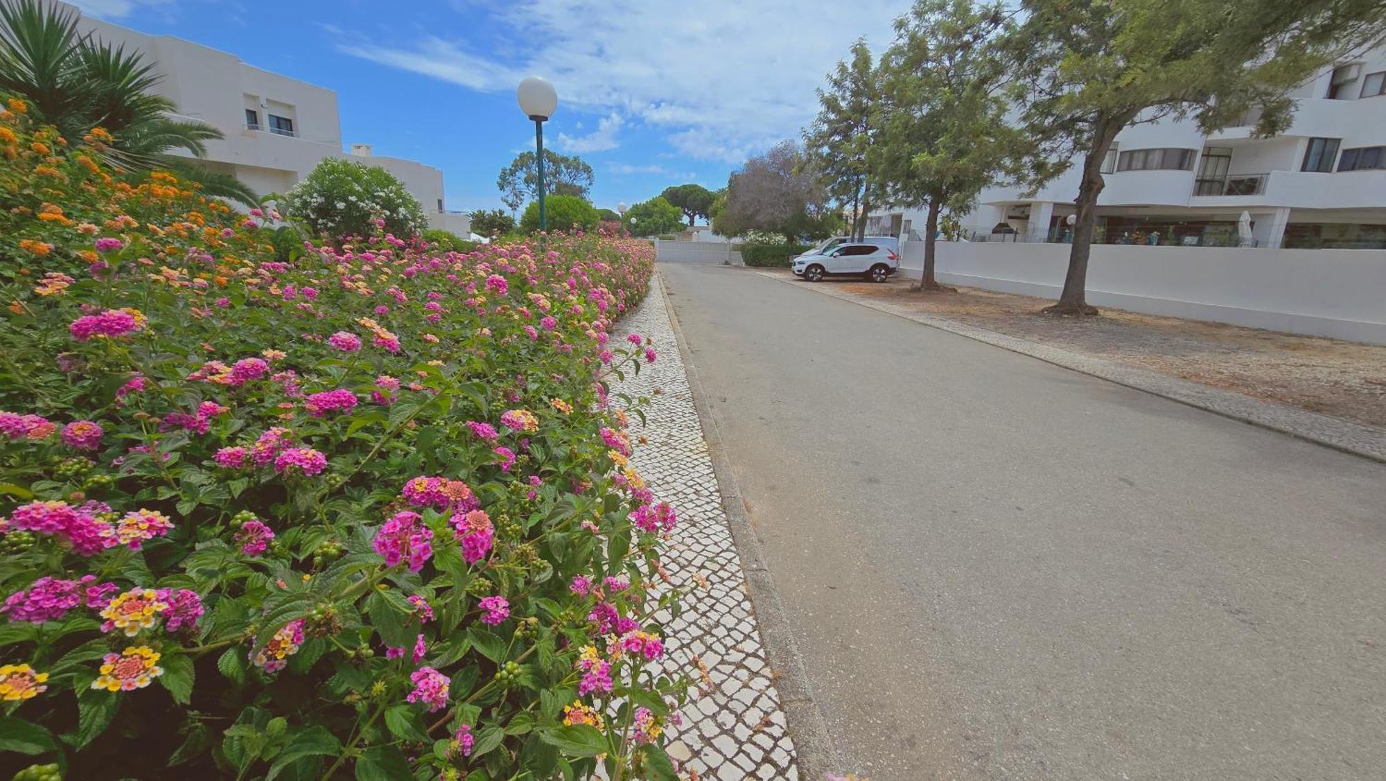 Praia Eulalia With Pool And 5 Minutes From The Beach Albufeira Bagian luar foto