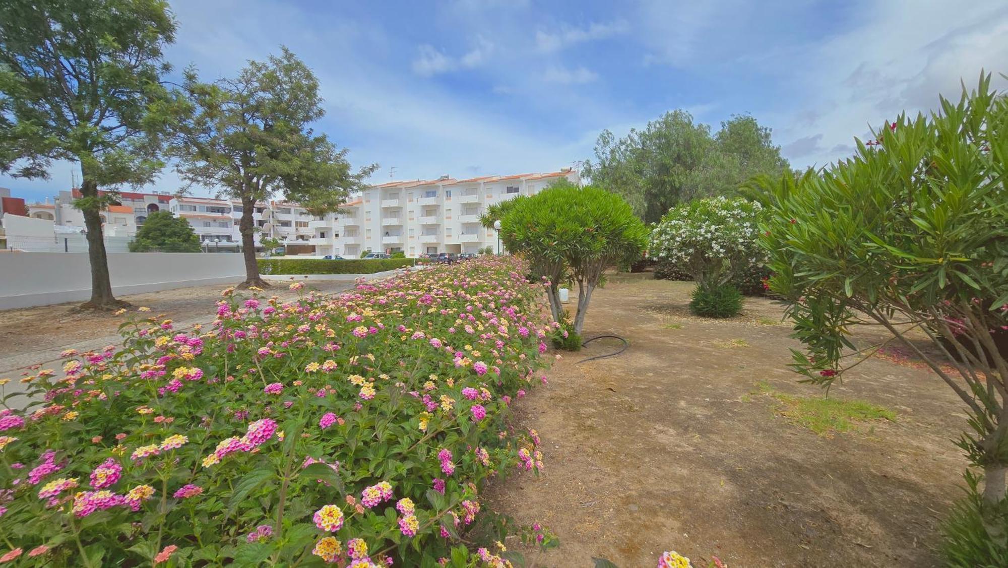 Praia Eulalia With Pool And 5 Minutes From The Beach Albufeira Bagian luar foto