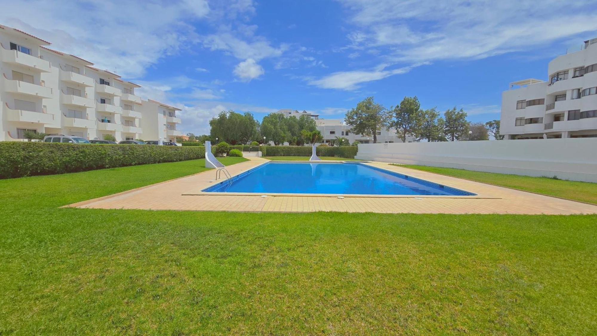 Praia Eulalia With Pool And 5 Minutes From The Beach Albufeira Bagian luar foto