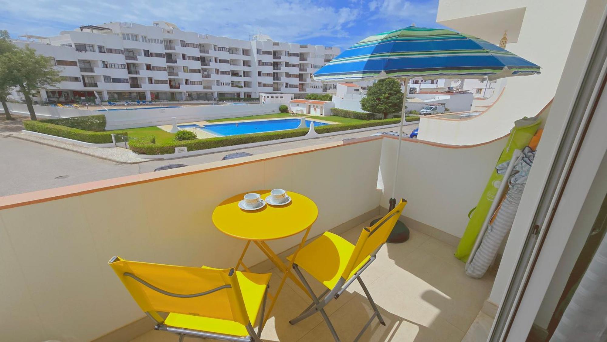 Praia Eulalia With Pool And 5 Minutes From The Beach Albufeira Bagian luar foto