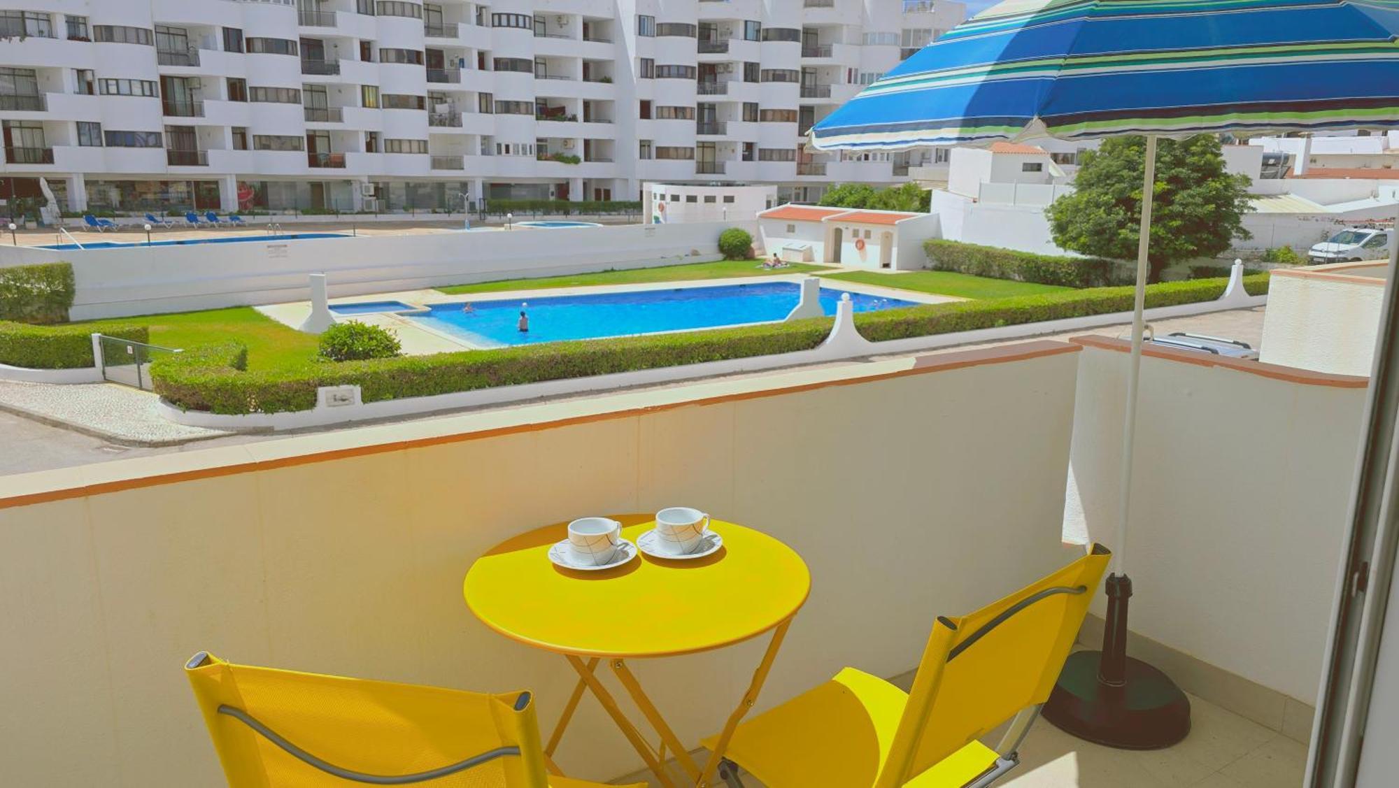 Praia Eulalia With Pool And 5 Minutes From The Beach Albufeira Bagian luar foto